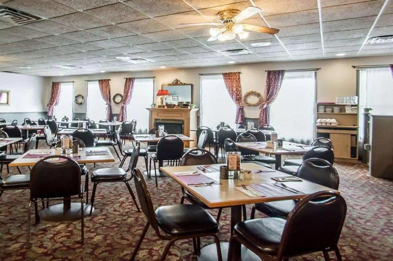 Rodeway Inn Lakeville Extérieur photo