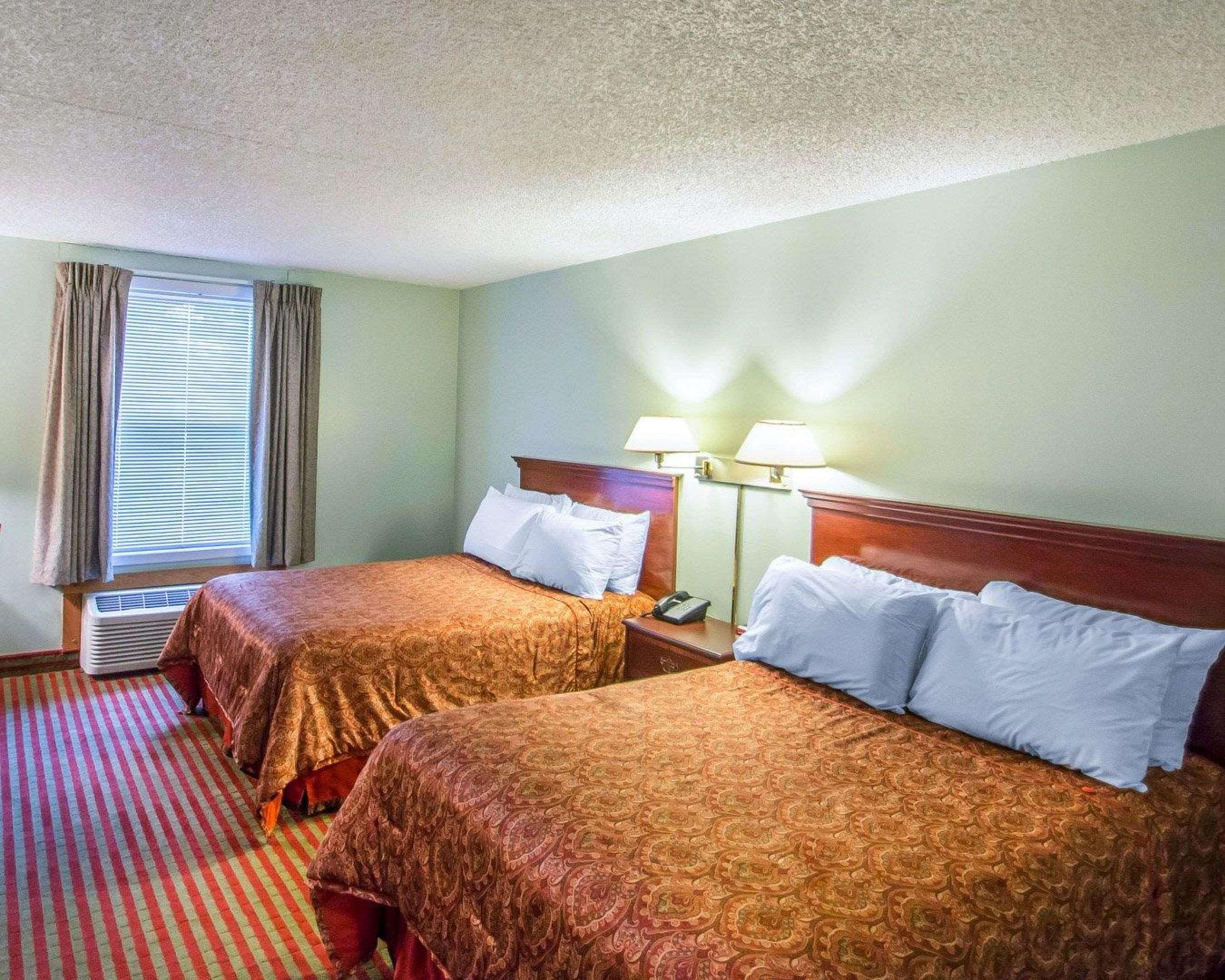 Rodeway Inn Lakeville Extérieur photo