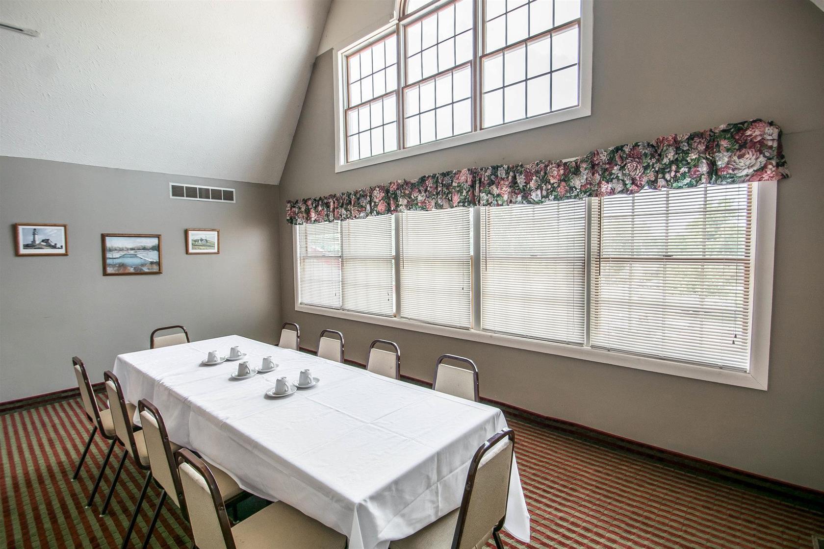 Rodeway Inn Lakeville Extérieur photo
