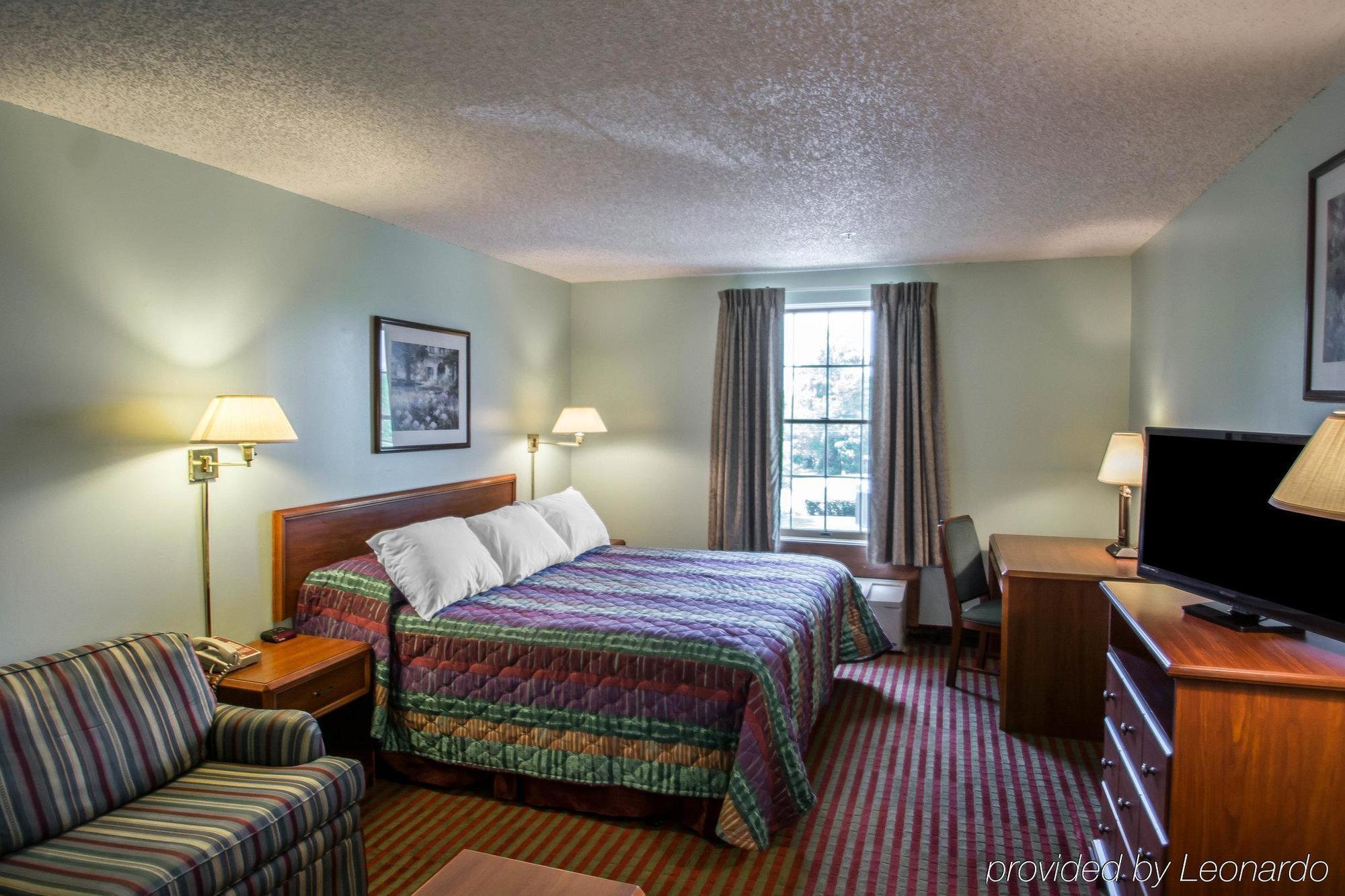 Rodeway Inn Lakeville Extérieur photo