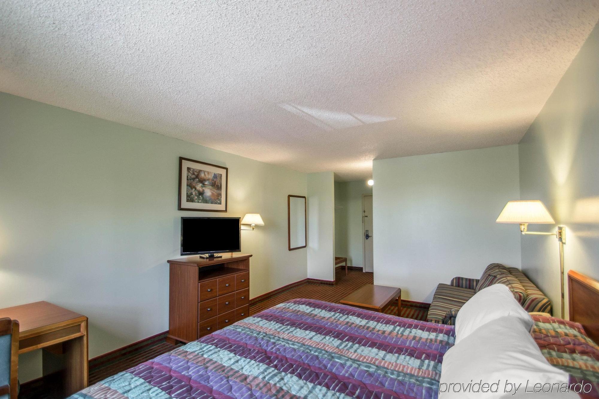Rodeway Inn Lakeville Extérieur photo